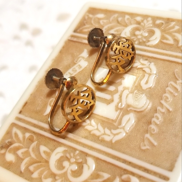 SOLID 14KT GOLD Vintage Asian Screw on Earrings - Picture 5 of 6